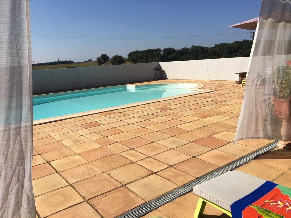Gite Au Marron Seissan Bagian luar foto